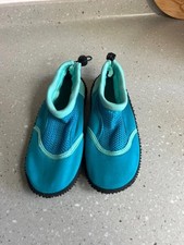 Girls beach shoes lily and Dan